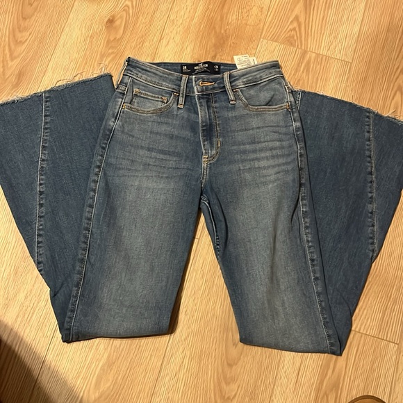 Hollister, high-rise flair Hollister vintage soft stretch, denim jeans - Picture 3 of 7